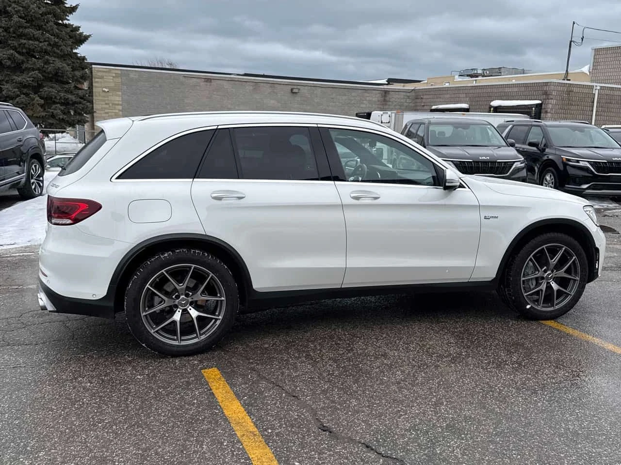 Mercedes-Benz GLC 43 AMG 4MATIC* DISTRONIC* BURMESTER* 360КАМЕРИ* , снимка 3 - Автомобили и джипове - 54482716