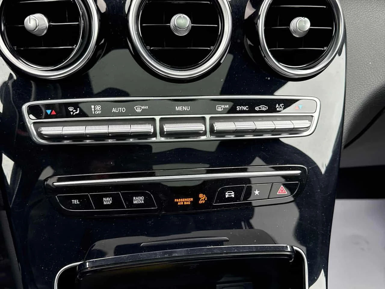 Mercedes-Benz GLC 43 AMG 4MATIC* DISTRONIC* BURMESTER* 360КАМЕРИ* , снимка 12 - Автомобили и джипове - 54482716