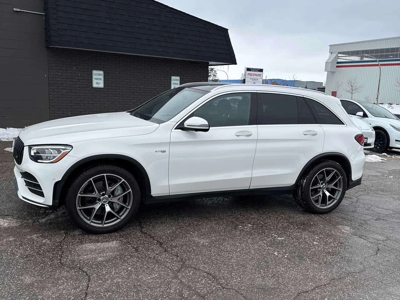 Mercedes-Benz GLC 43 AMG 4MATIC* DISTRONIC* BURMESTER* 360КАМЕРИ* , снимка 2 - Автомобили и джипове - 54482716