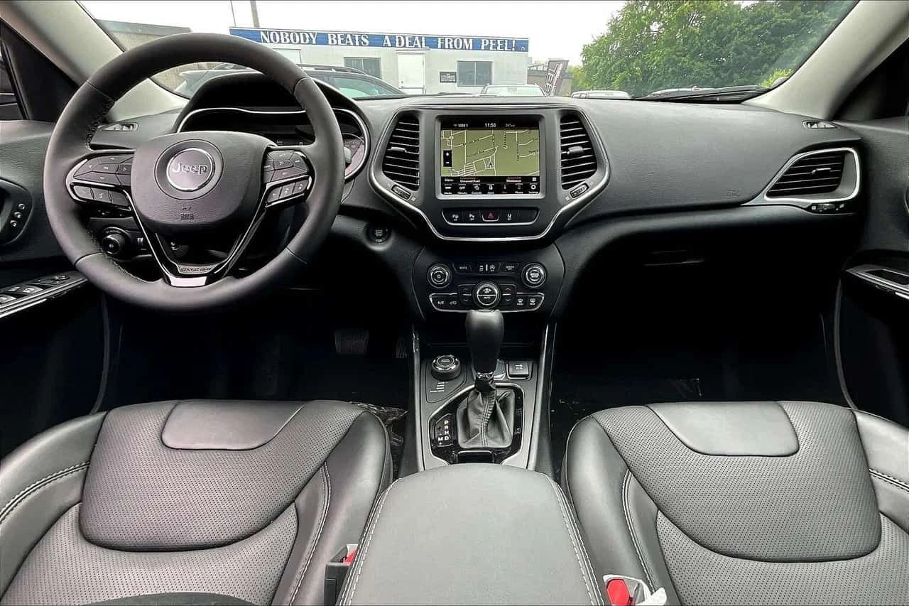 Jeep Cherokee * Altitude 4x4 | DEMO SALE | SAVE BIG! * CARFAX * , снимка 5 - Автомобили и джипове - 54948145