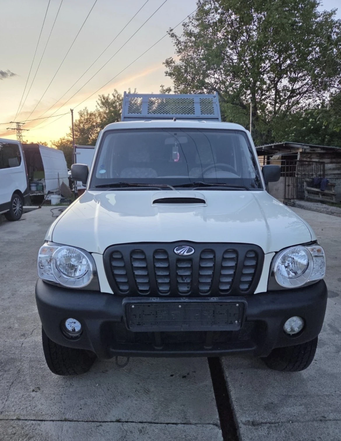 Mahindra Goa 2.5