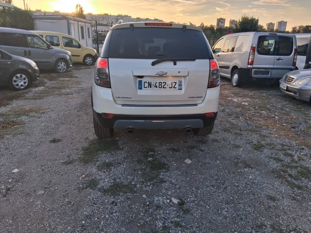 Chevrolet Captiva 7 МЕСТНА / 4x4, снимка 5 - Автомобили и джипове - 56122305
