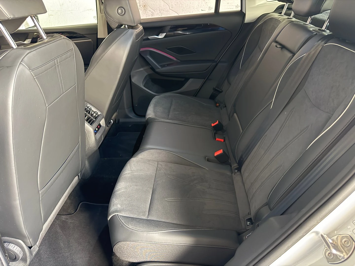 VW Tiguan, снимка 11 - Автомобили и джипове - 56635219