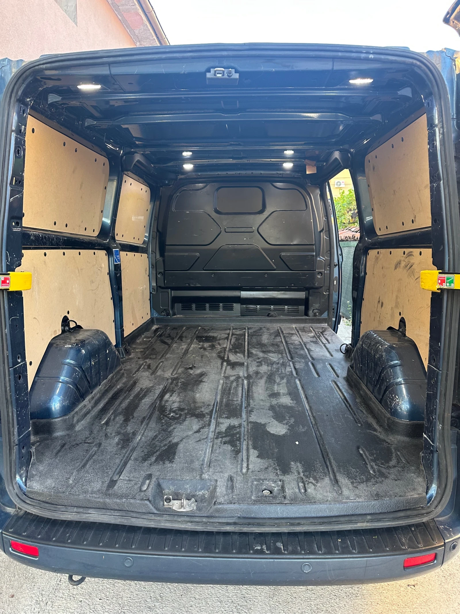 Ford Transit Custom, снимка 12 - Бусове и автобуси - 56040633