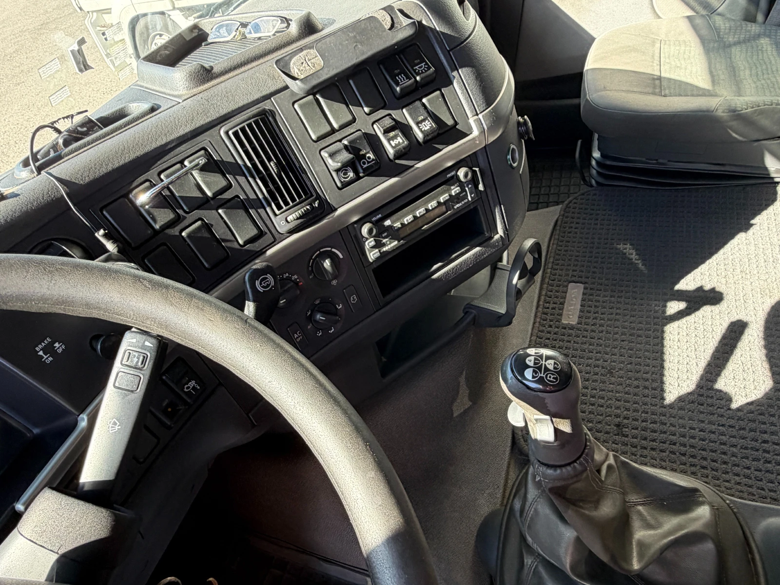 Volvo Fm12 6x2, Кран, Трупчийка, Внос, , , , снимка 14 - Камиони - 56300922