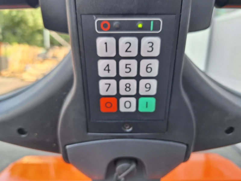 Електрокар Toyota LWE180 Li-Ion, снимка 7 - Индустриална техника - 49928573