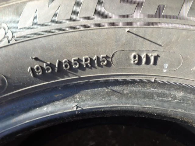 Гуми Зимни 195/65R15, снимка 4 - Гуми и джанти - 20296050