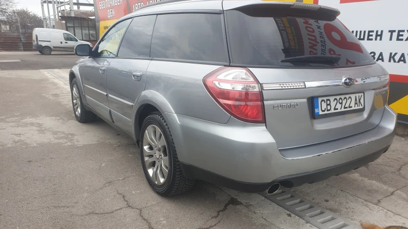 Subaru Outback H6 - 3.0, снимка 4 - Автомобили и джипове - 47312804