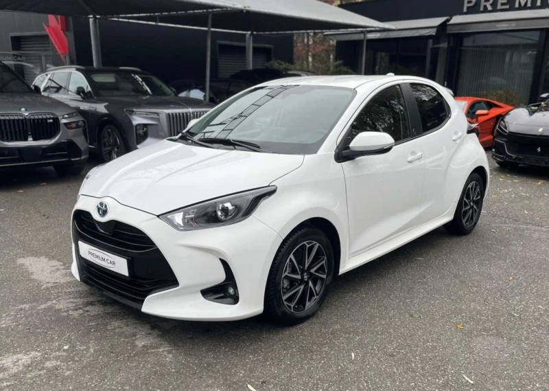 Toyota Yaris 1.5 Hybrid, снимка 2 - Автомобили и джипове - 48197635