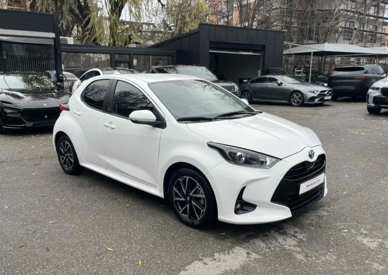 Toyota Yaris 1.5 Hybrid, снимка 5 - Автомобили и джипове - 48197635