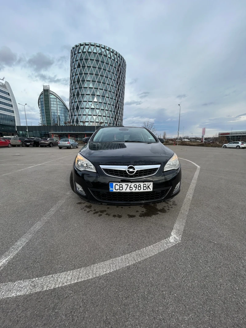 Opel Astra, снимка 1 - Автомобили и джипове - 48536445