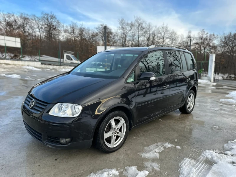 VW Touran 2.0TDI, снимка 5 - Автомобили и джипове - 48865310