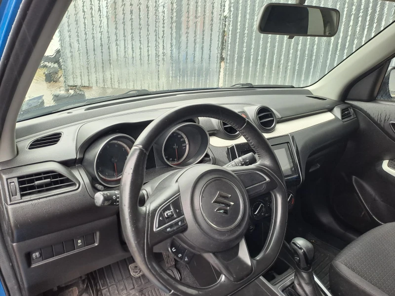 Suzuki Swift 1. 2 GL+ AUTOMATIC Коледен Бонус 5%, снимка 12 - Автомобили и джипове - 51922412