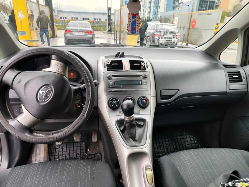 Toyota Auris, снимка 11 - Автомобили и джипове - 52448969