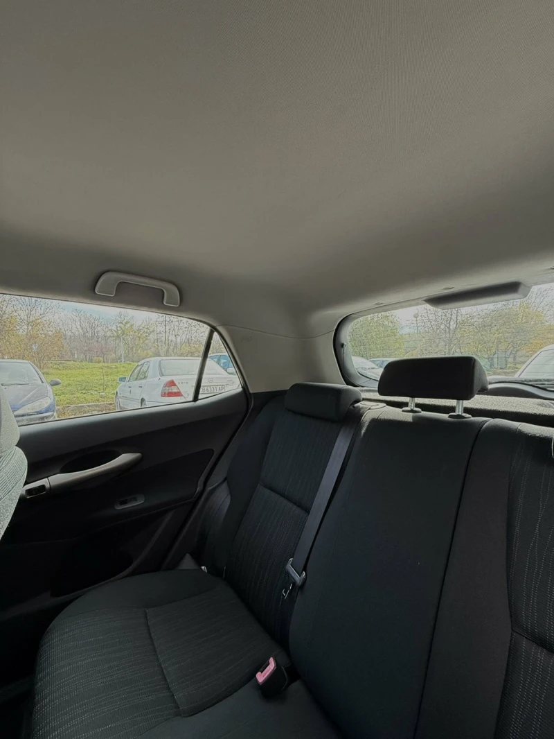 Toyota Auris, снимка 15 - Автомобили и джипове - 52448969