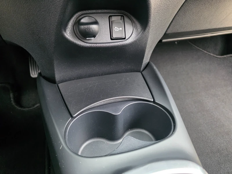 Toyota Yaris Comfort Евро 6 Камера , снимка 14 - Автомобили и джипове - 53251693