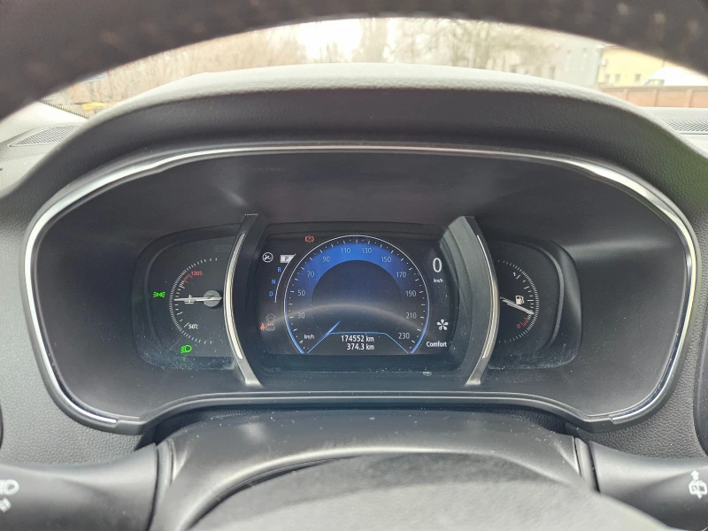 Renault Megane, снимка 13 - Автомобили и джипове - 53456974