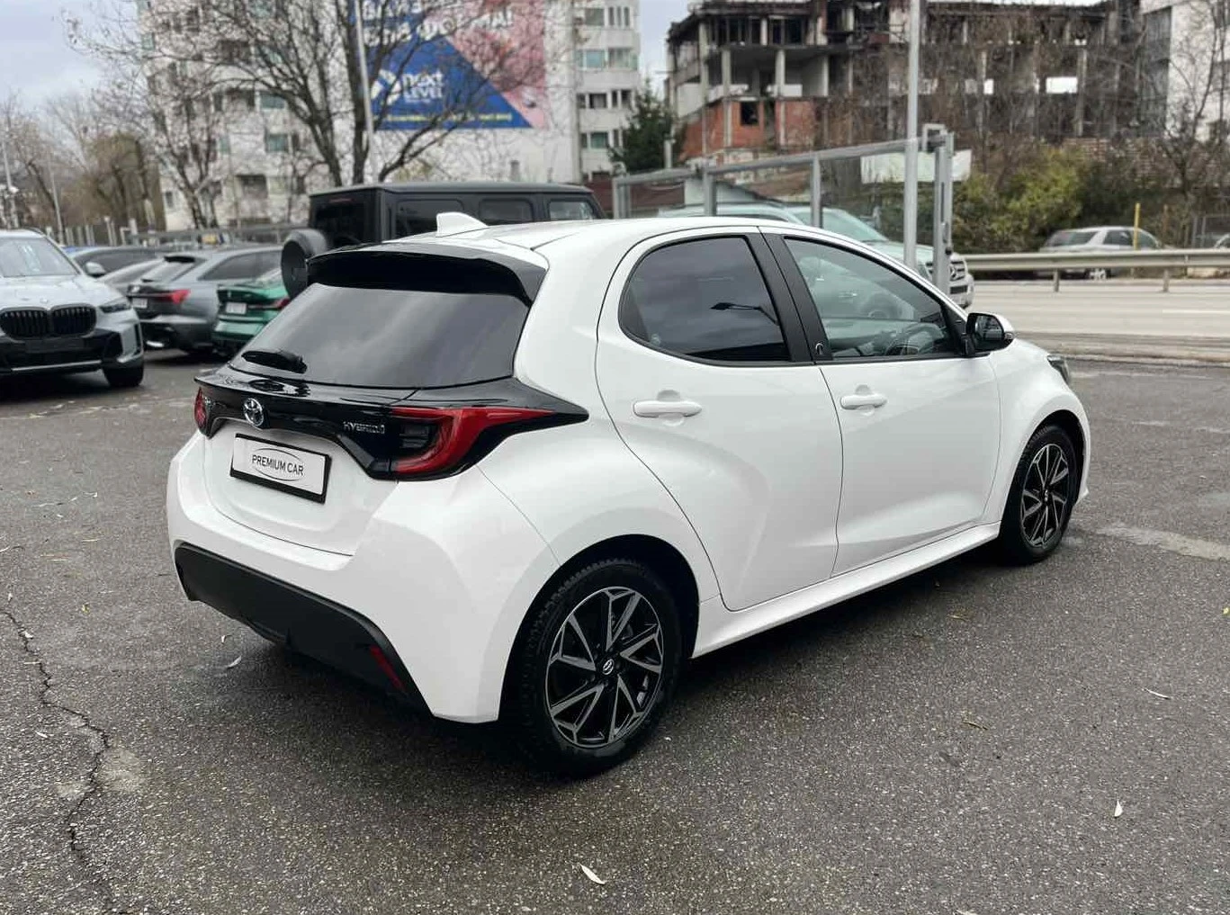 Toyota Yaris 1.5 Hybrid - изображение 7