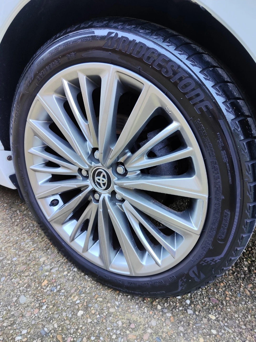 Toyota Avensis Executive+ full екстри, снимка 13 - Автомобили и джипове - 48883016