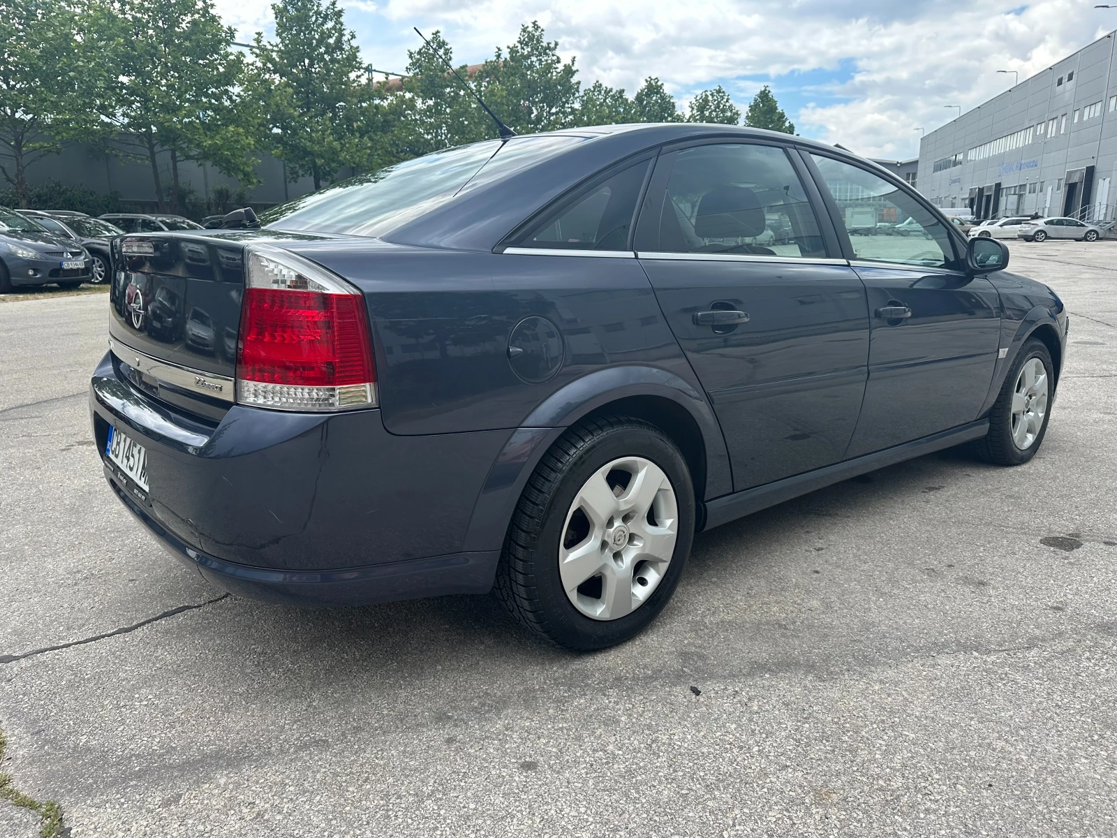Opel Vectra 2.2i 155 к.с. facelift - изображение 4