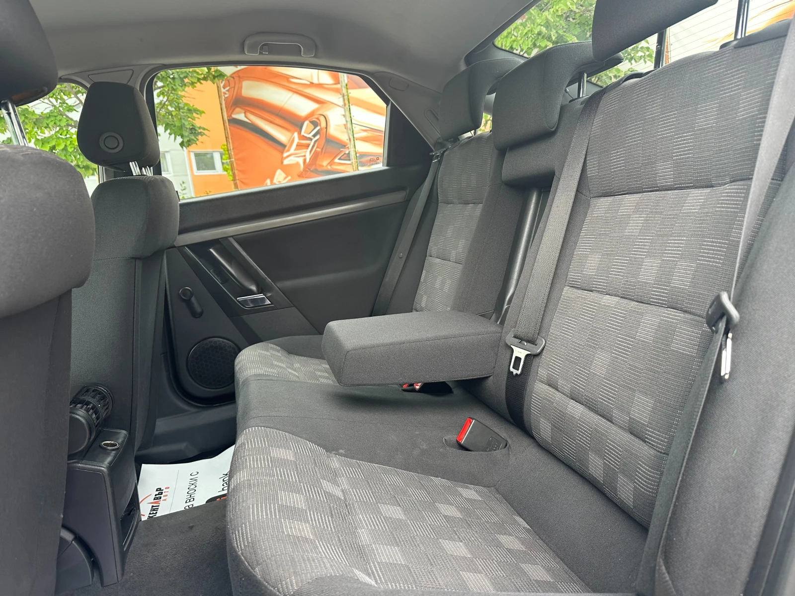 Opel Vectra 2.2i 155 к.с. facelift - изображение 9