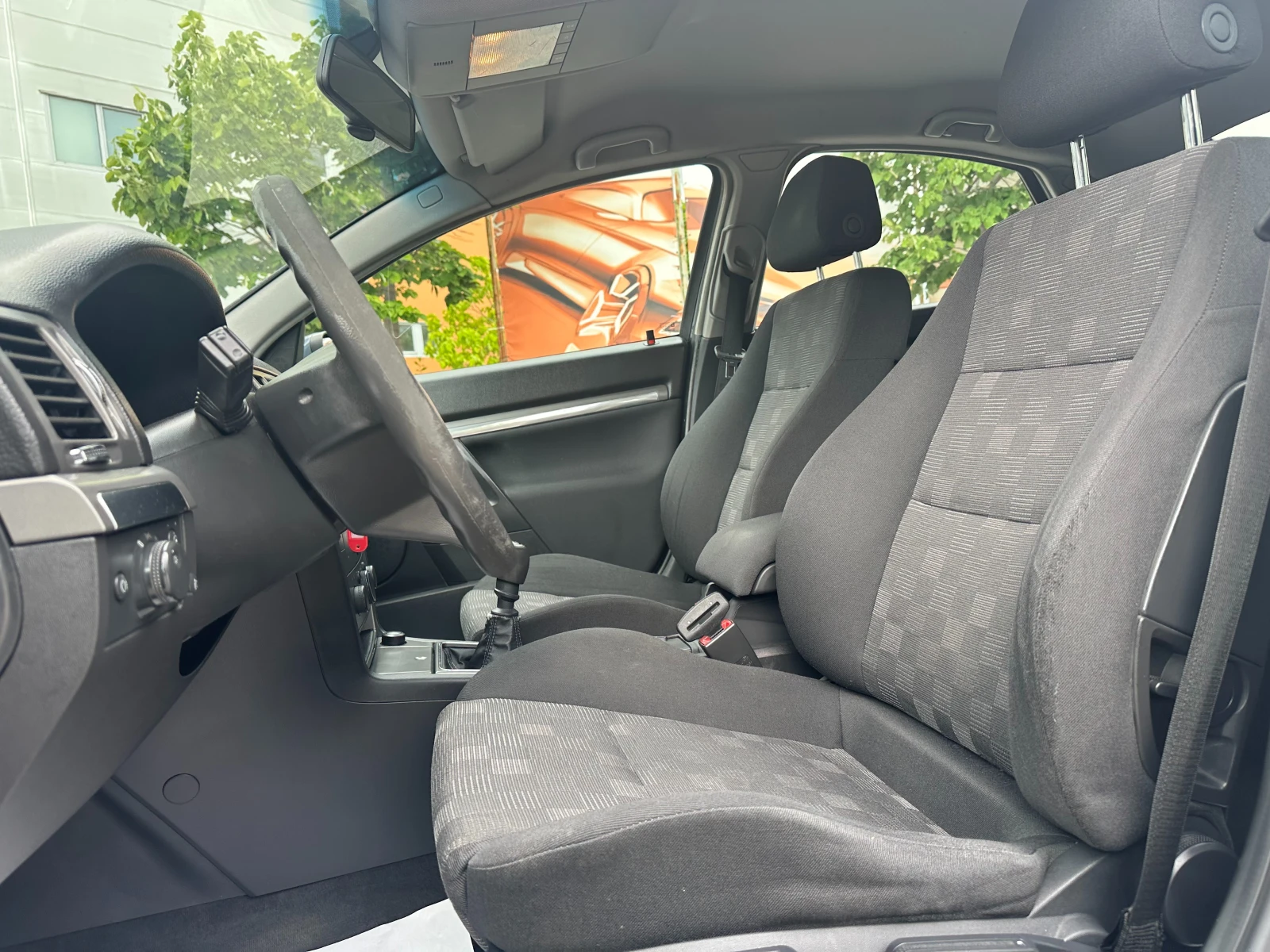 Opel Vectra 2.2i 155 к.с. facelift - изображение 8