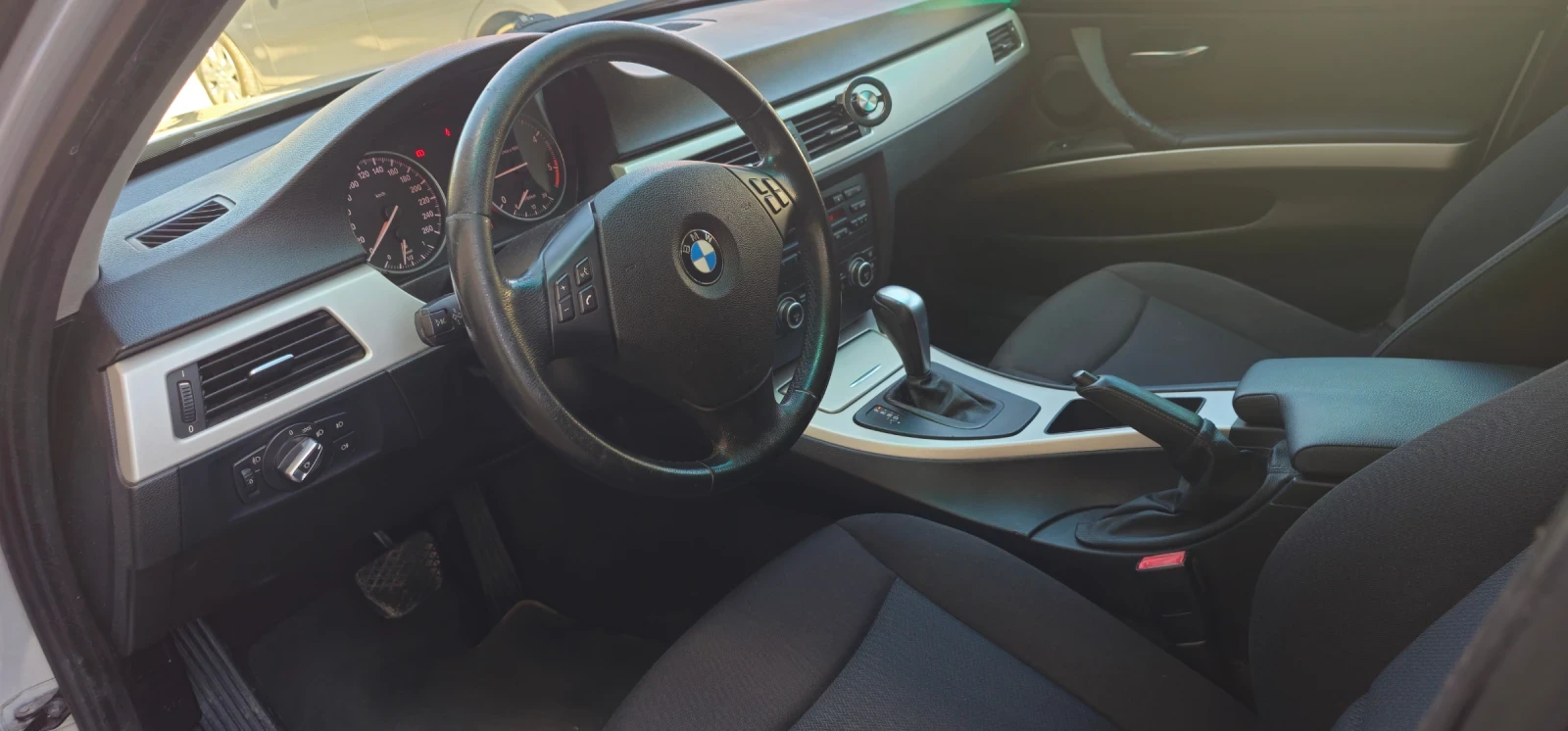 BMW 318 E91 143к.с - изображение 7