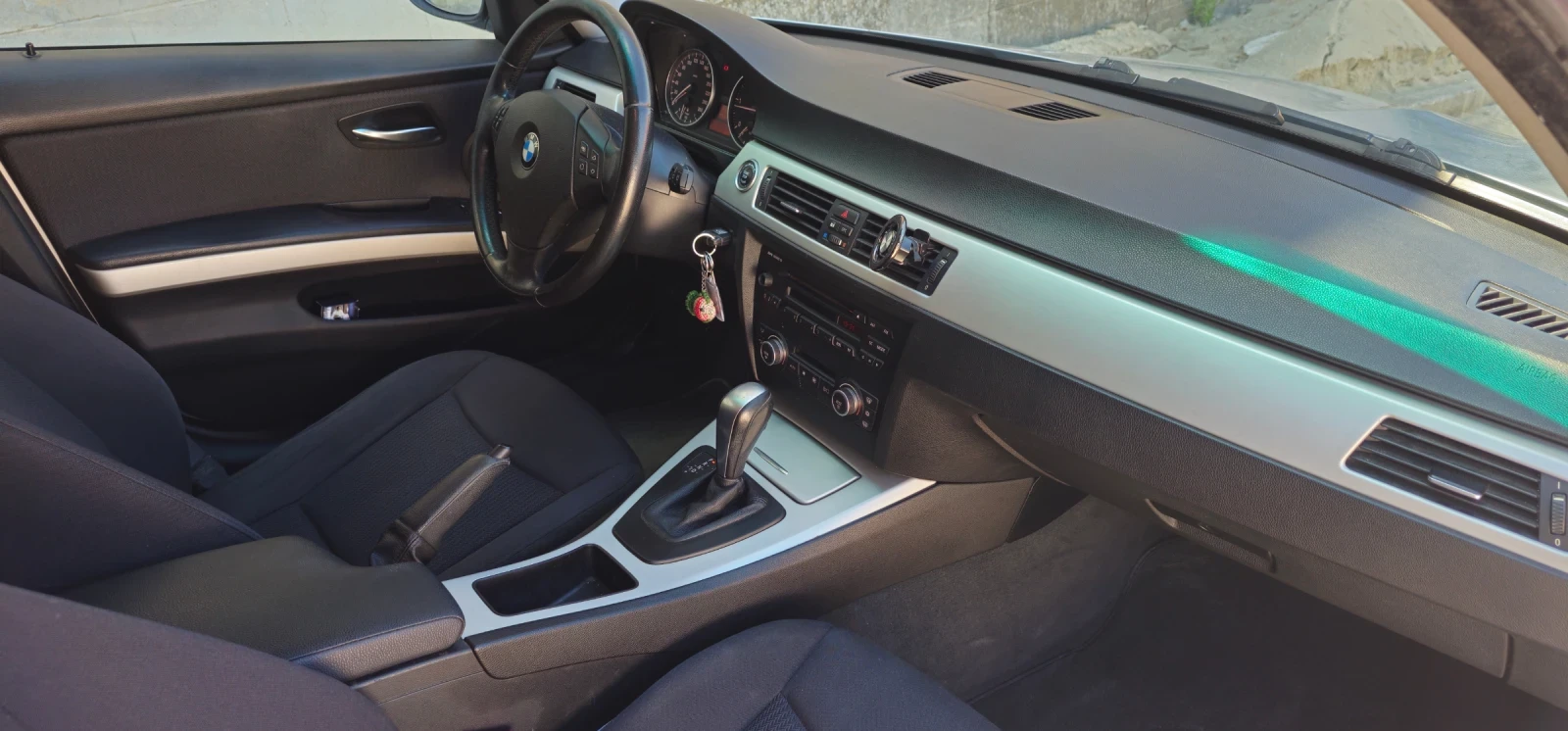 BMW 318 E91 143к.с - изображение 6