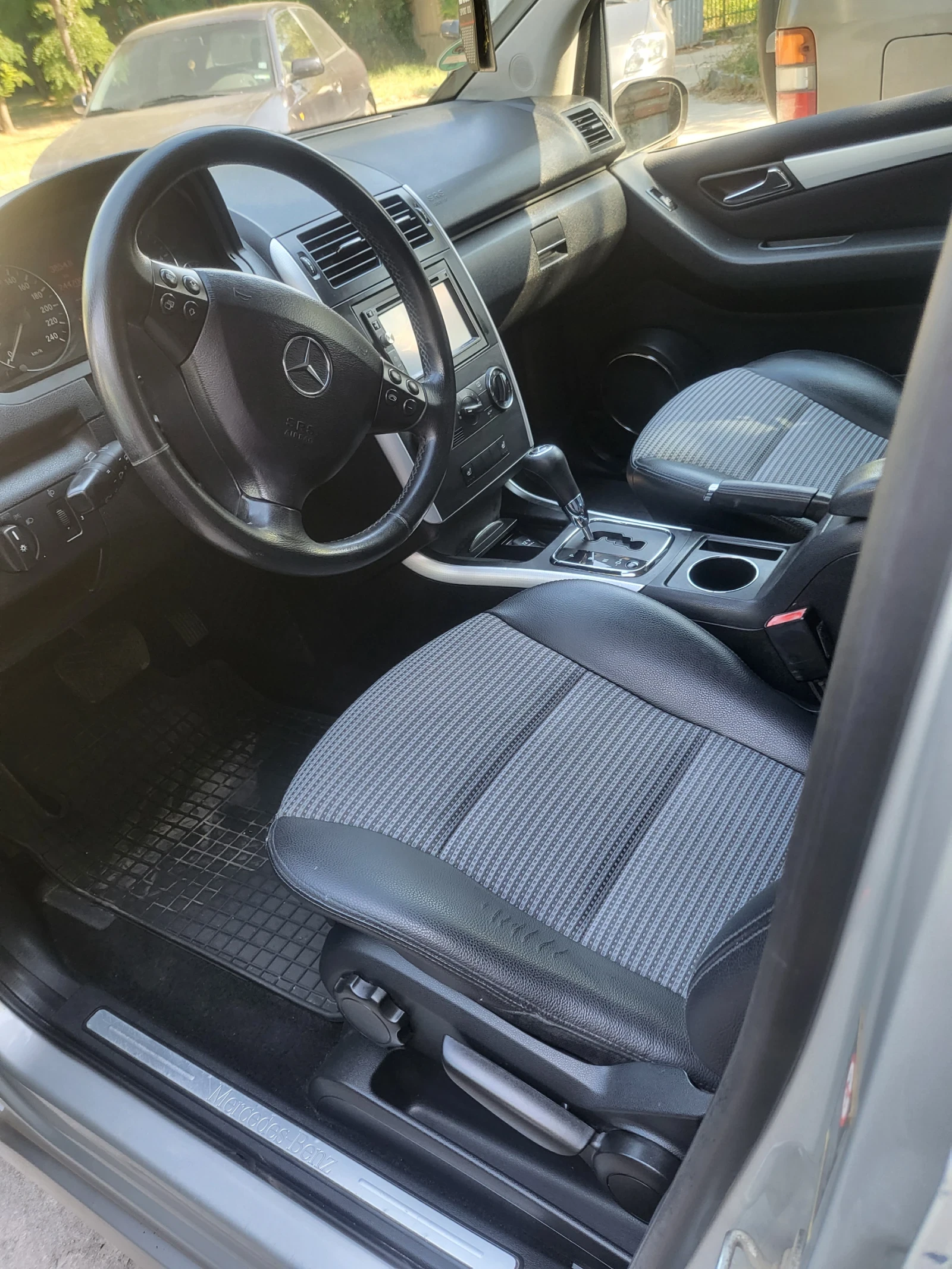 Mercedes-Benz A 180  - изображение 4