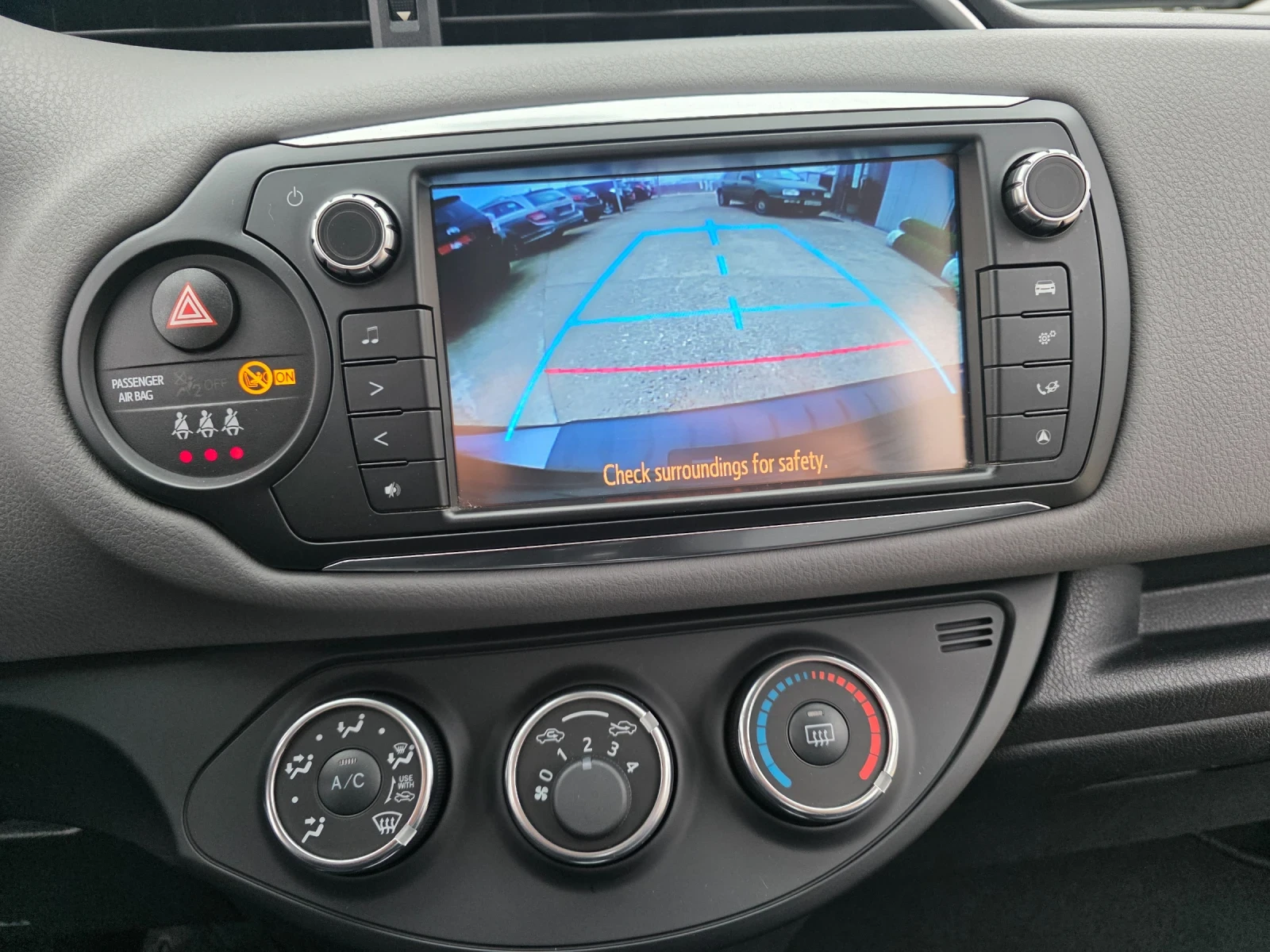 Toyota Yaris Comfort ���� 6 ������  | Mobile.bg � ����������� 12