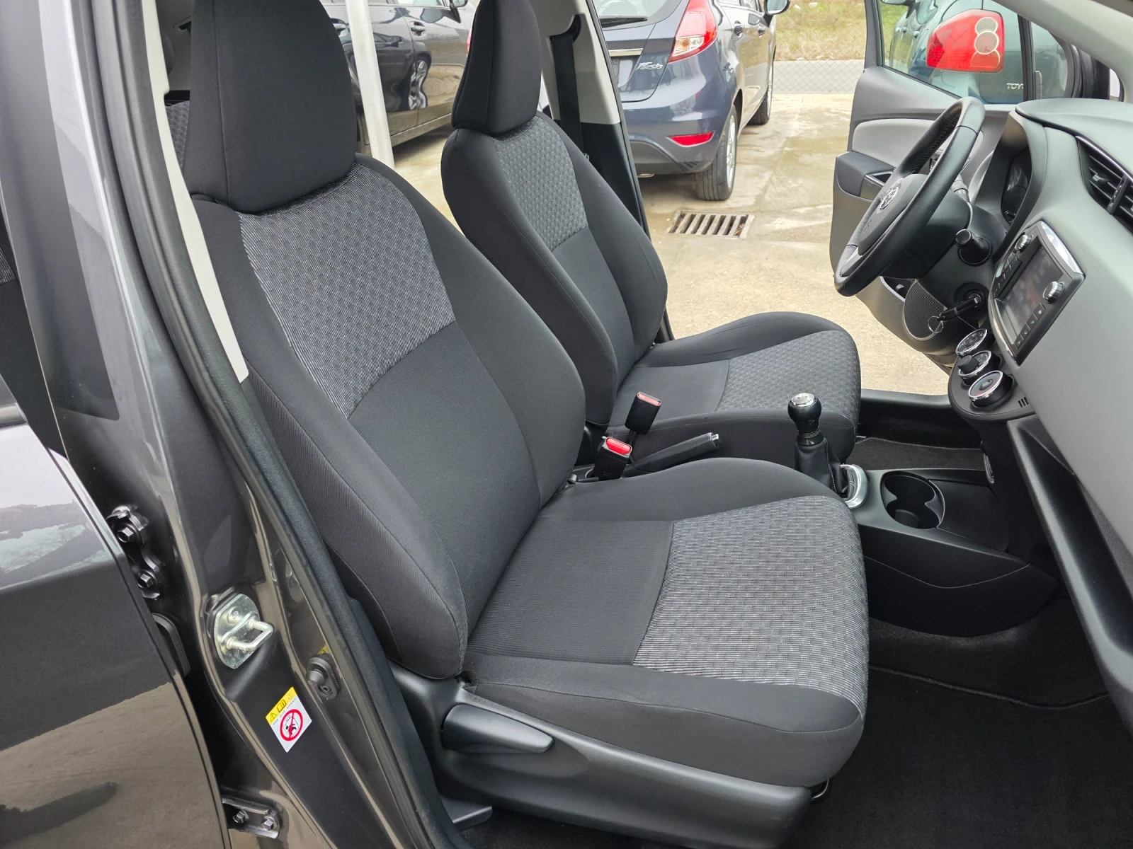 Toyota Yaris Comfort Евро 6 Камера  - изображение 7