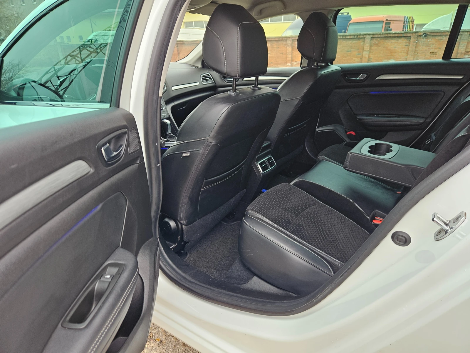 Renault Megane 1.3 Tce/140�.�./Intense | Mobile.bg � ����������� 12
