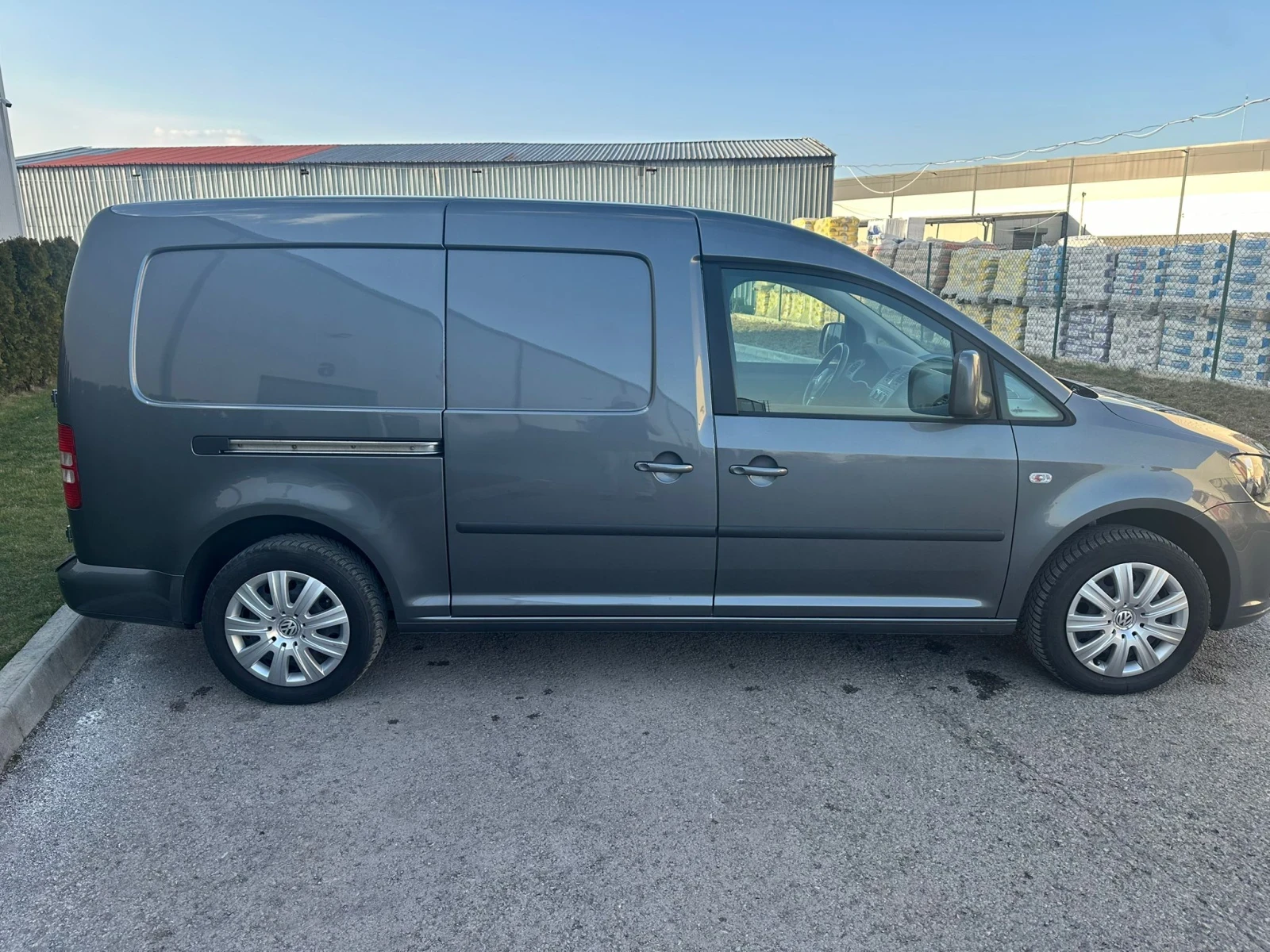 VW Caddy 1.6 TDI Maxi, снимка 4 - Автомобили и джипове - 53712607