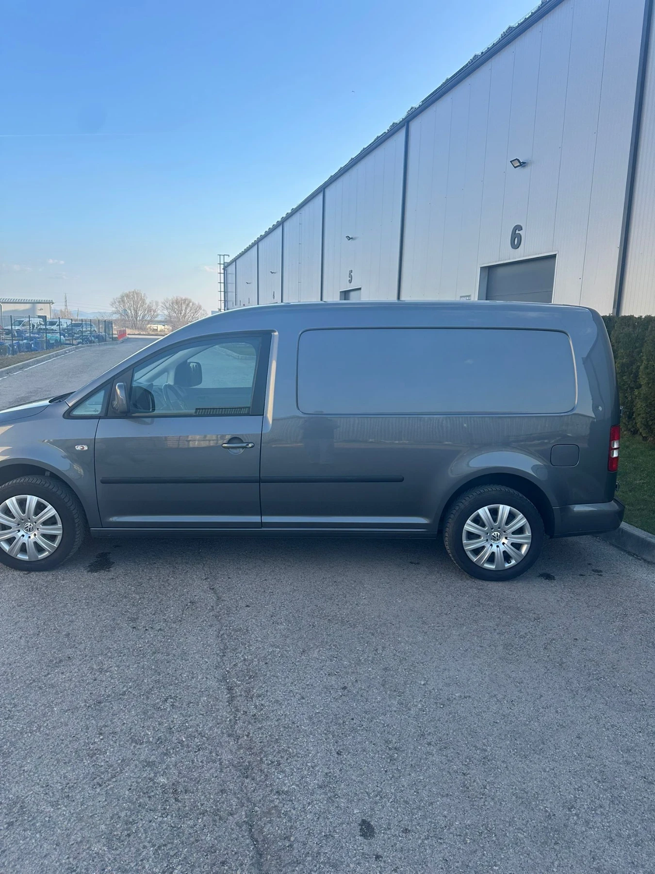 VW Caddy 1.6 TDI Maxi, снимка 5 - Автомобили и джипове - 53712607