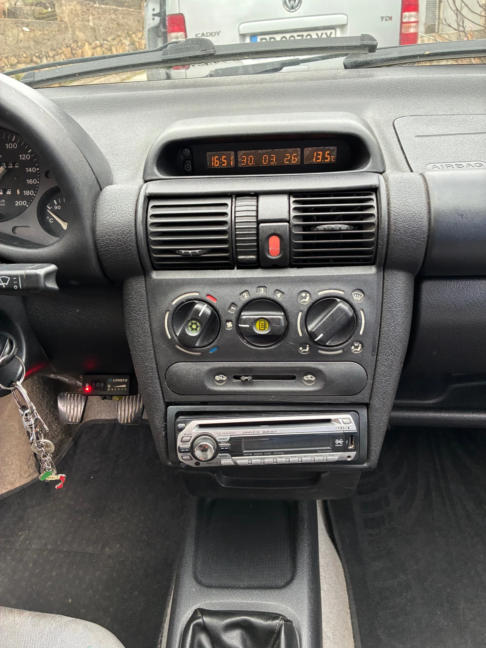 Opel Corsa 1.4 ��� / ������ | Mobile.bg � ����������� 8