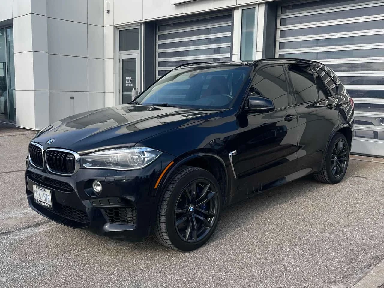 BMW X5M * CARFAX * HARMAN * ОБДУХВАНЕ * HEAD UP