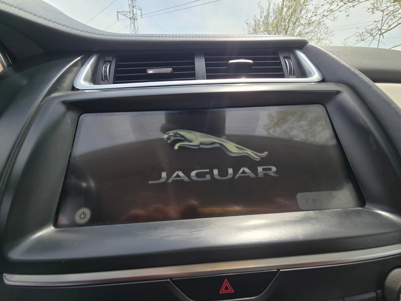 Jaguar E-pace 2.0 D150 AWD S Aut. Lеather/NAVI/Kamera, снимка 13 - Автомобили и джипове - 54411874
