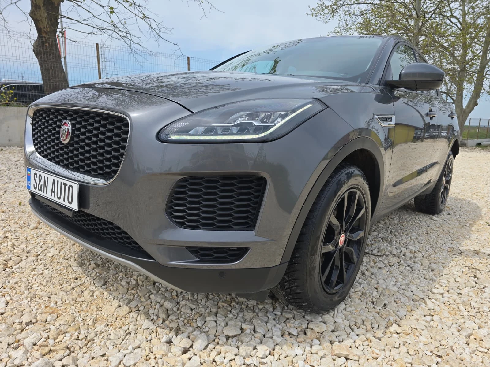 Jaguar E-pace 2.0 D150 AWD S Aut. Lеather/NAVI/Kamera, снимка 7 - Автомобили и джипове - 54411874