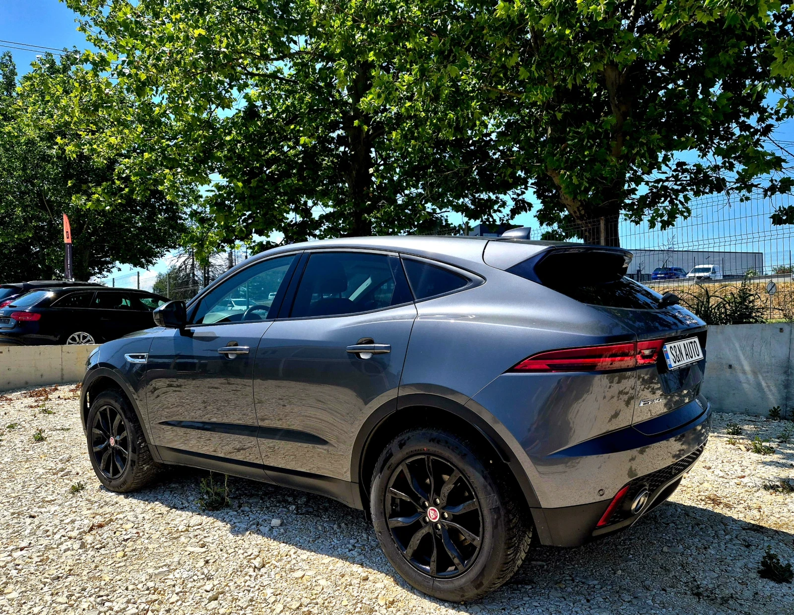 Jaguar E-pace 2.0 D150 AWD S Aut. Lеather/NAVI/Camera, снимка 5 - Автомобили и джипове - 54411874