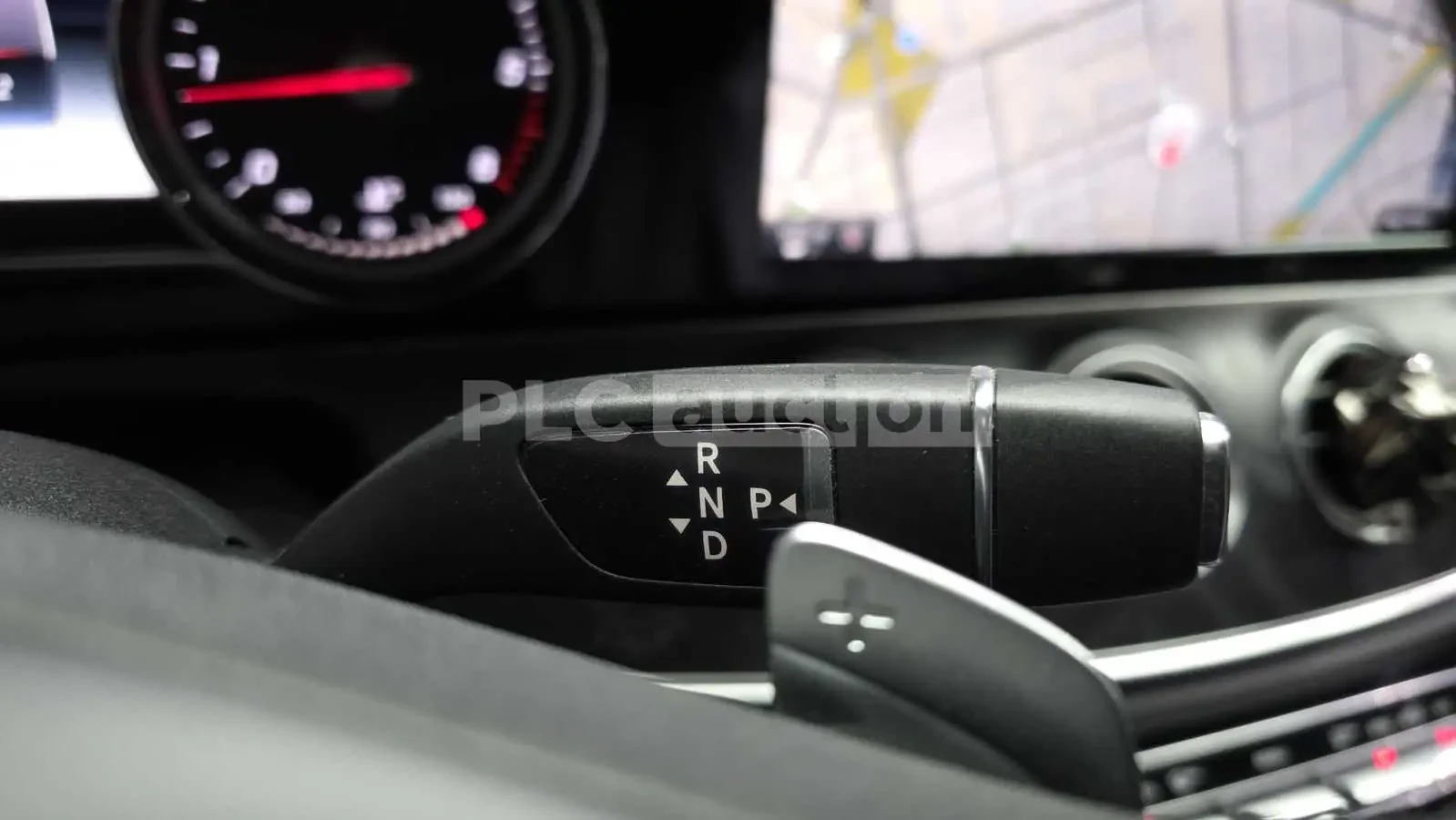 Mercedes-Benz E 220 d* DISTRONIC* ПОДГРЕВИ* ПАНОРАМА* АВТОКРЕДИТ , снимка 12 - Автомобили и джипове - 54553350