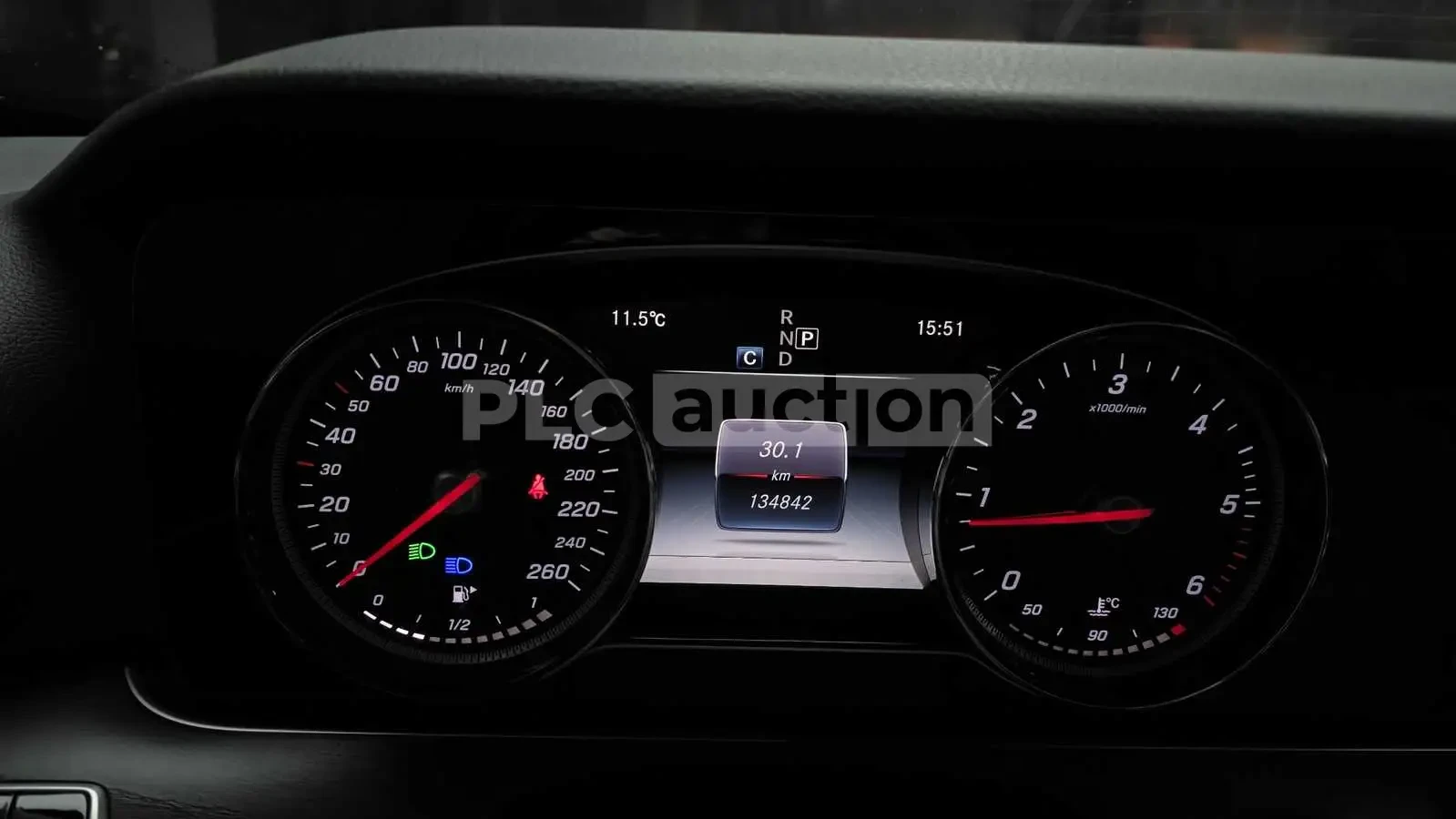 Mercedes-Benz E 220 d* DISTRONIC* ПОДГРЕВИ* ПАНОРАМА* АВТОКРЕДИТ , снимка 13 - Автомобили и джипове - 54553350