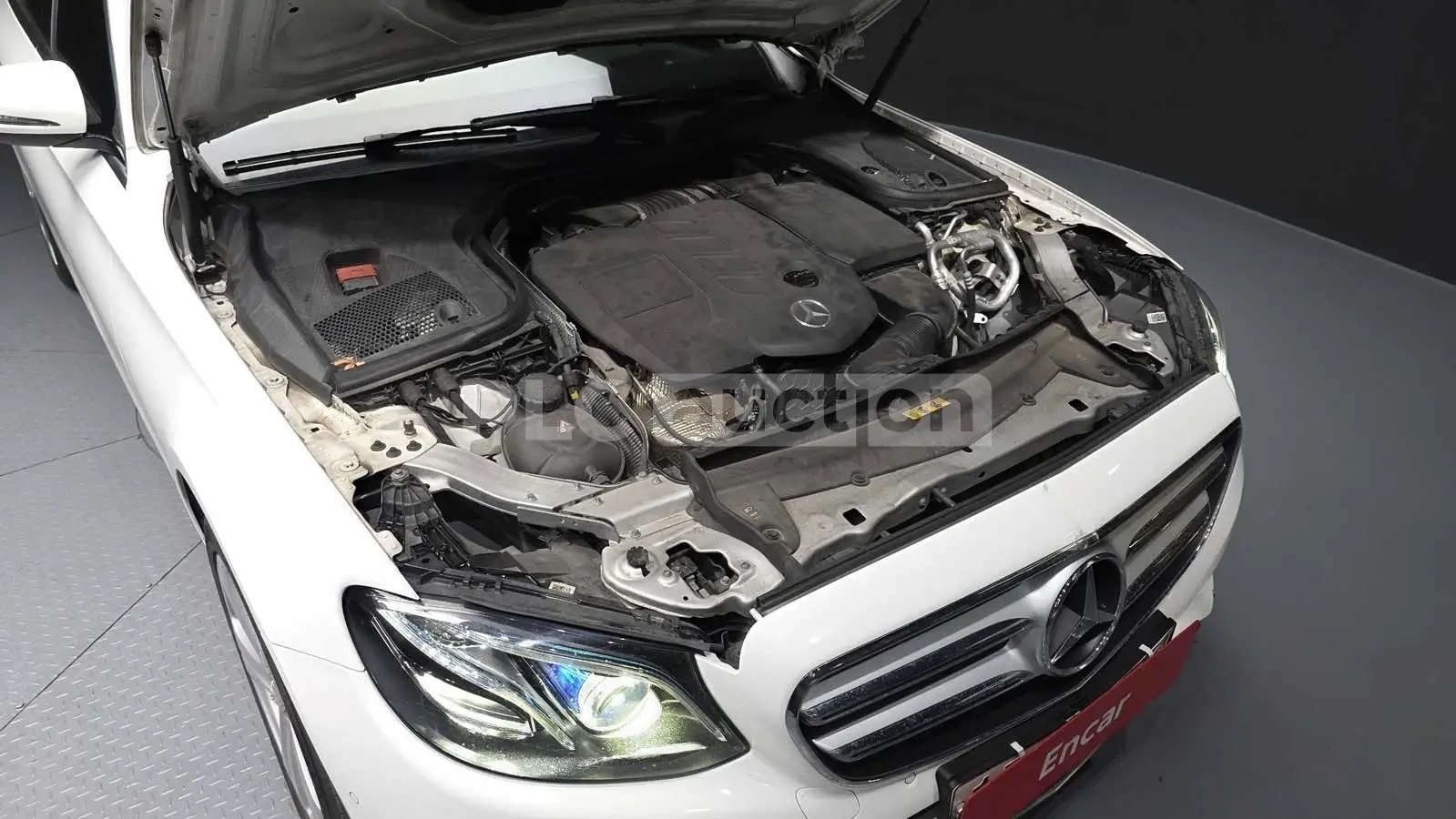 Mercedes-Benz E 220 d* DISTRONIC* ПОДГРЕВИ* ПАНОРАМА* АВТОКРЕДИТ , снимка 15 - Автомобили и джипове - 54553350