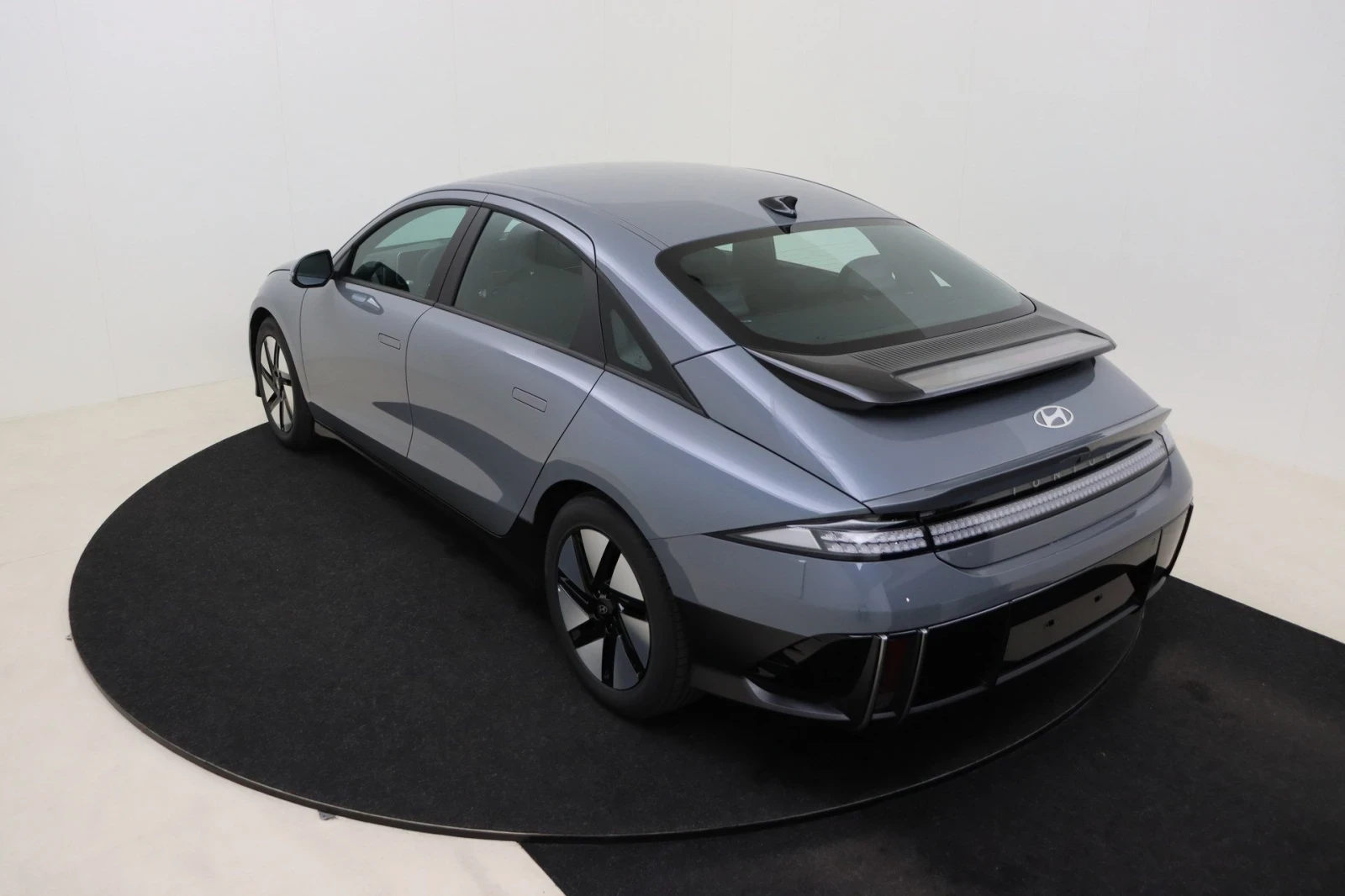 Hyundai Ioniq 6 Core 77kW НОВА , снимка 2 - Автомобили и джипове - 54611026