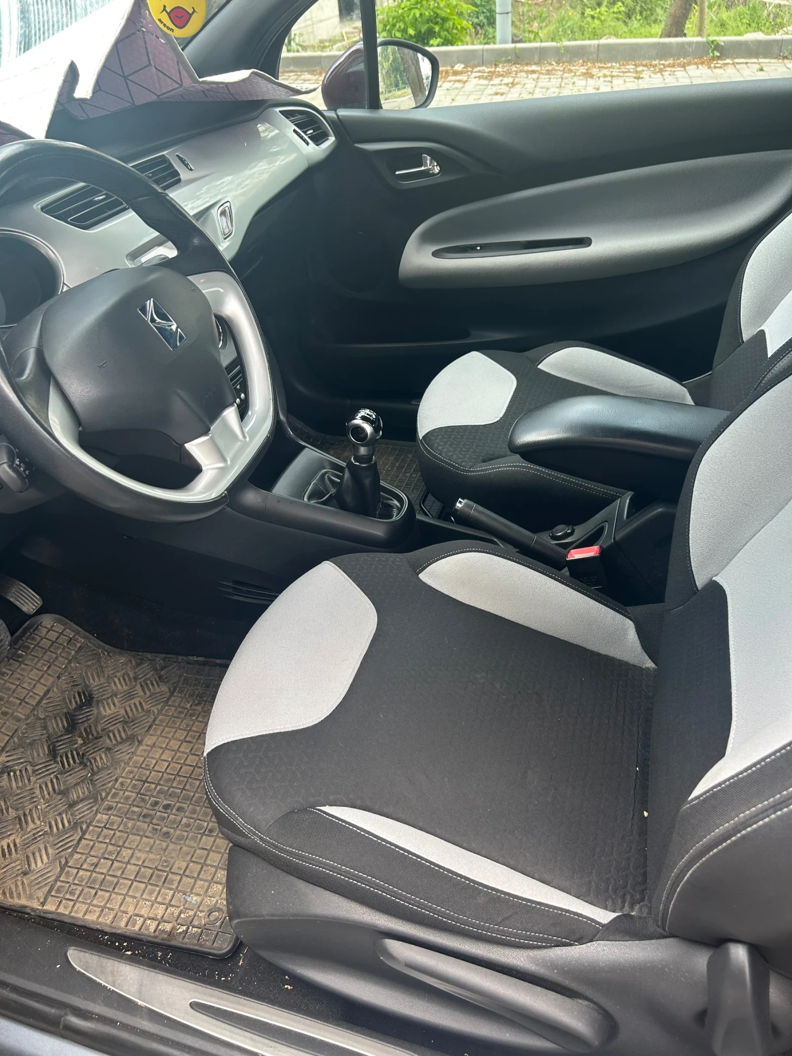 Citroen DS3, снимка 8 - Автомобили и джипове - 54635681