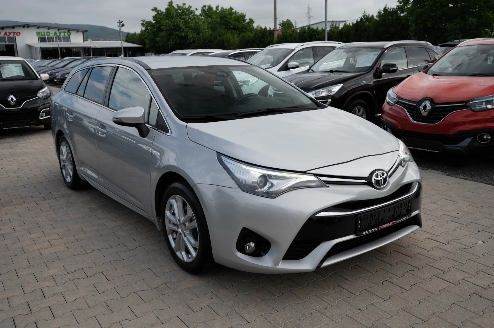 Toyota Avensis 2.0* LED* 2017г, снимка 5 - Автомобили и джипове - 54760606