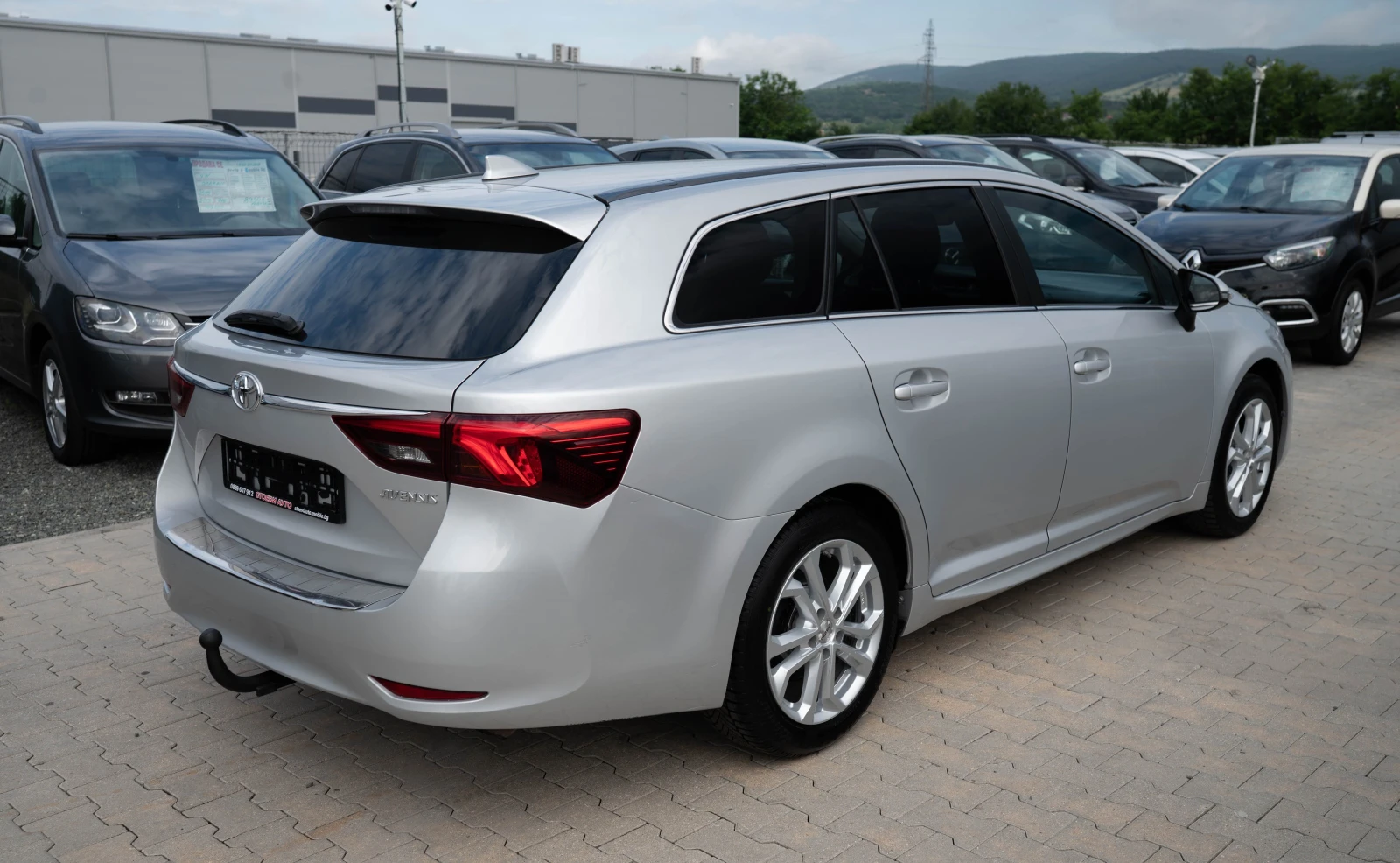 Toyota Avensis 2.0* LED* 2017г, снимка 7 - Автомобили и джипове - 54760606