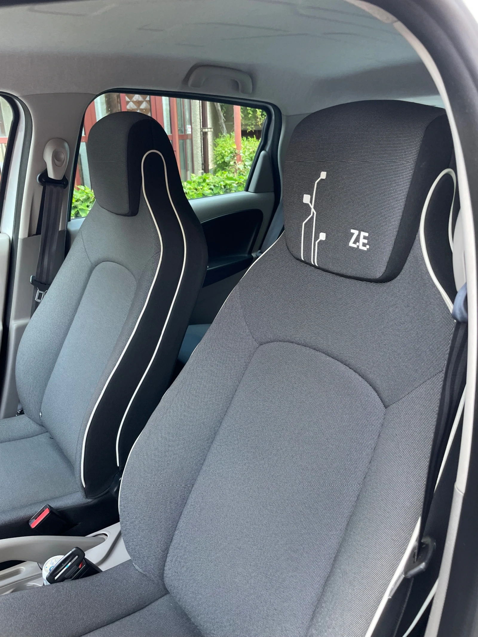 Renault Zoe intens* 43kw* , снимка 9 - Автомобили и джипове - 54777527