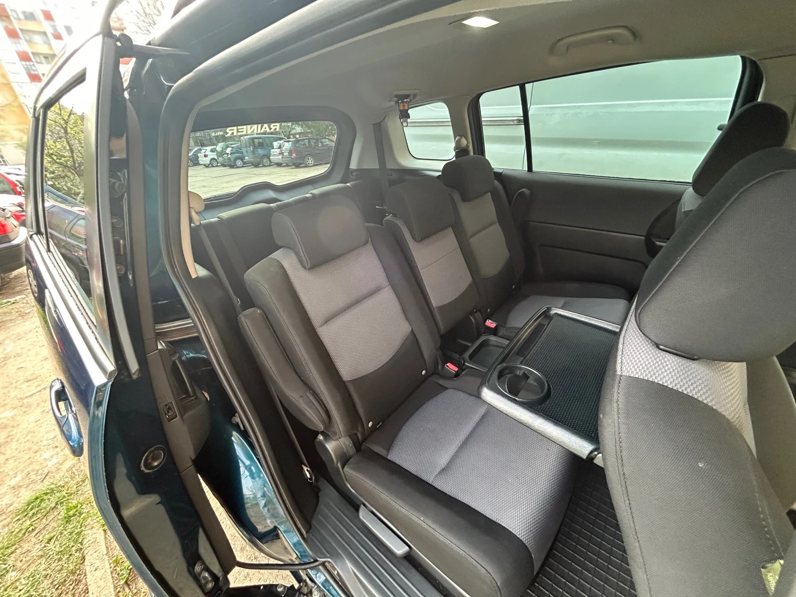 Mazda 5, снимка 5 - Автомобили и джипове - 54961234