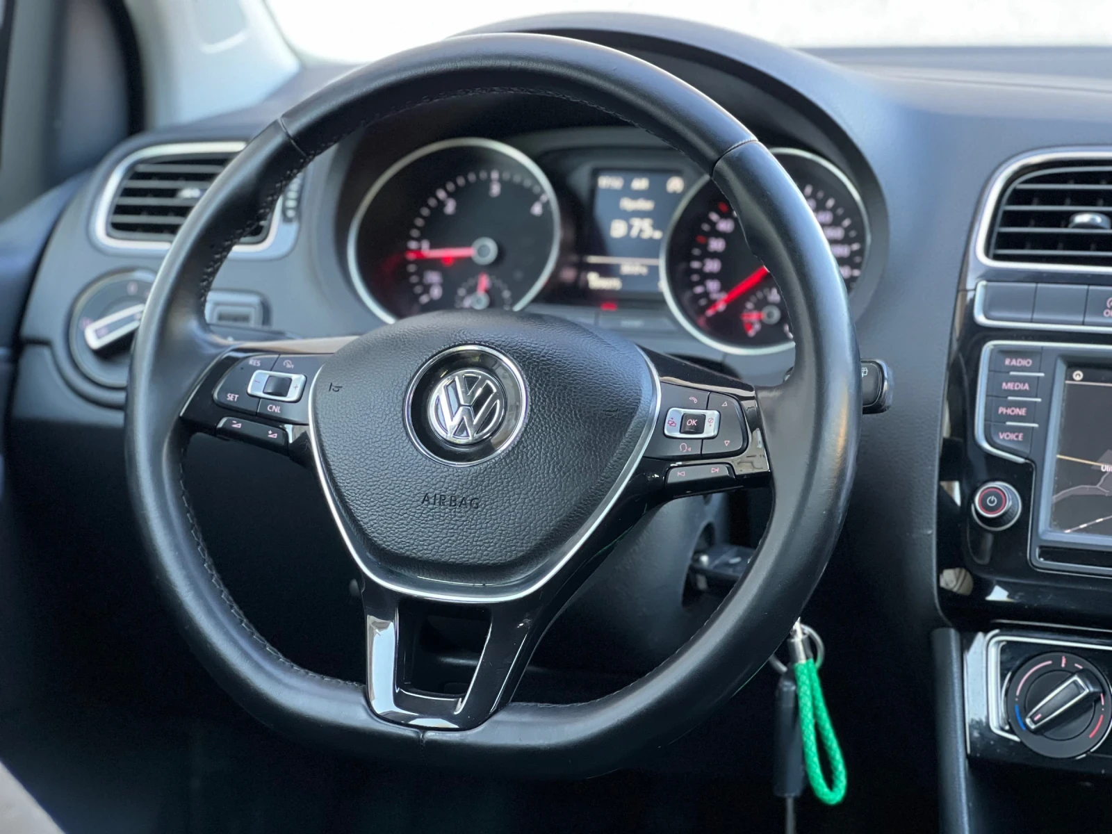 VW Polo TDI 90 кс. NAVIGATION MATCH , снимка 11 - Автомобили и джипове - 55041846