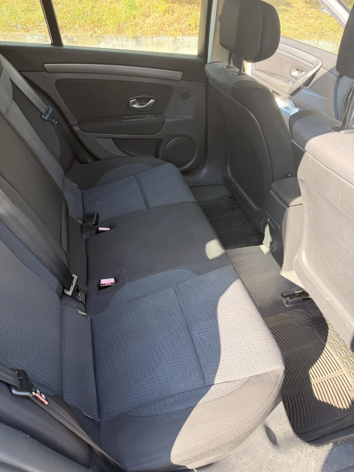 Renault Laguna, снимка 7 - Автомобили и джипове - 55639139